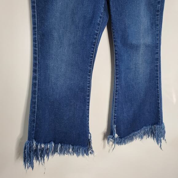 James Jeans Freedom Fringe-Accent Kiki jeans Cropped Dark Wash stretchy Size 31 - Picture 7 of 10